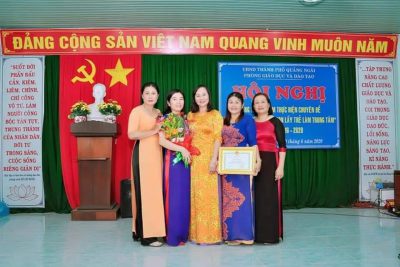 NGÀY 19/6/2020 ĐẠI DIỆN NHÀ TRƯỜNG ĐÃ THAM DỰ HỘI NGHỊ TỔNG KẾT 5 NĂM THỰC HIỆN CHUYÊN ĐỀ ” XÂY DỰNG  TRƯỜNG MẦM NON LẤY TRẺ LÀM TRUNG TÂM” GIAI ĐOẠN 2016-2020 .